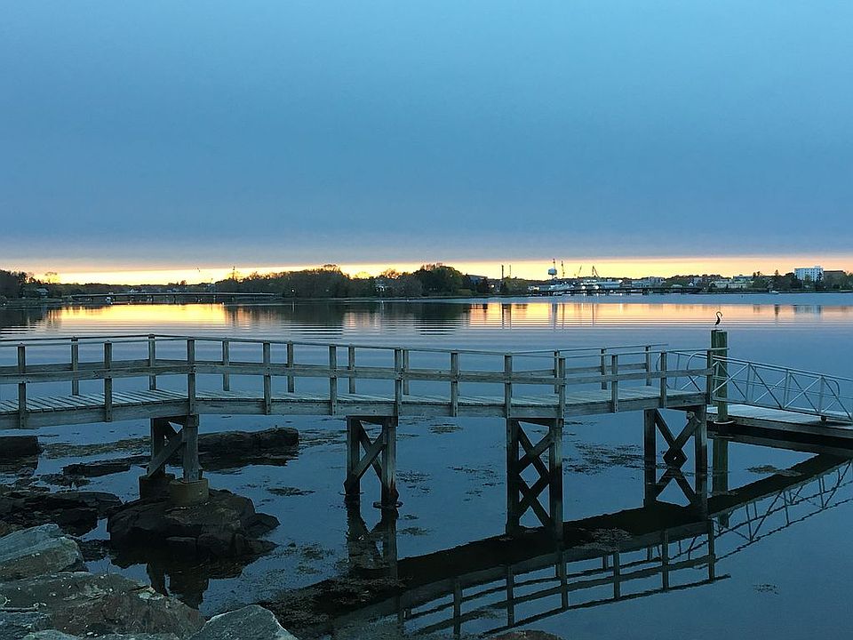 2nd image of 345 Little Harbor Rd