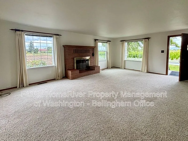 3 bed, 1.5 bath, 1550 sqft, $2,800 — Photo 4