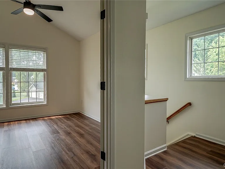 2404 Pipers Ct — Photo 7