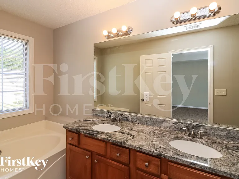 5955 Water Oaks Dr — Photo 17
