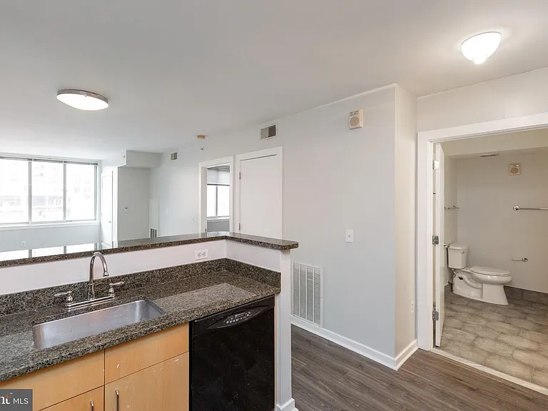 1000 New Jersey SE #316 — Photo 11
