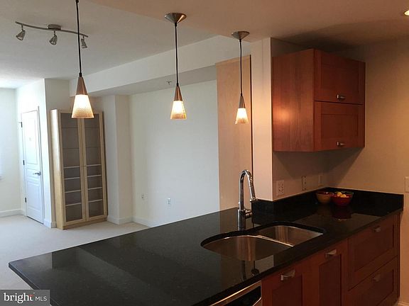 3rd image of 2451 Midtown Ave #1121