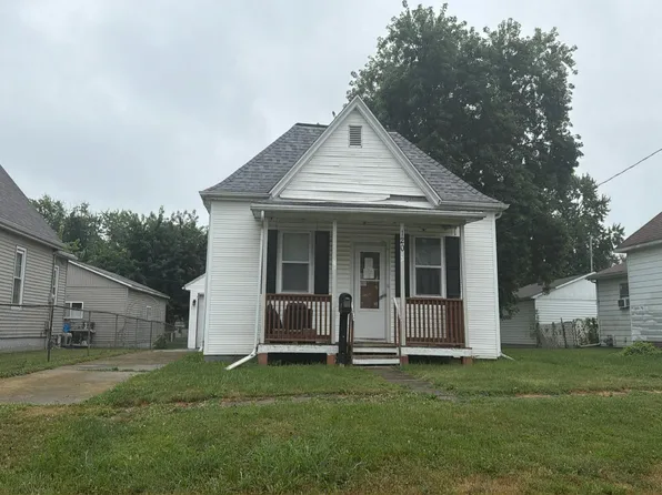 120 S Wilson St, Clinton, IL 61727