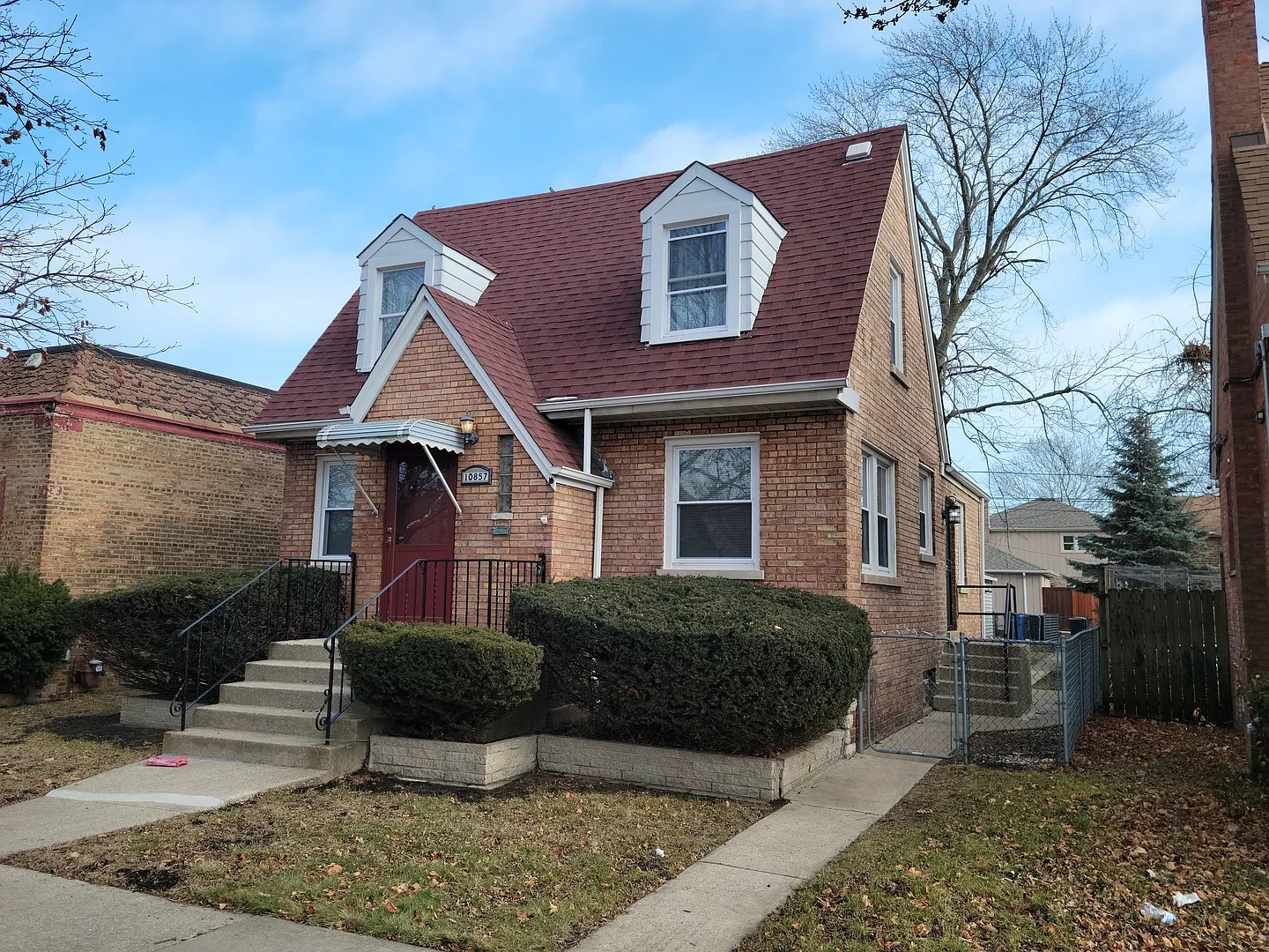 10857 S Avenue F photo 1