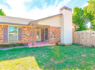 1425 Venus Cir, Edmond, OK 73003