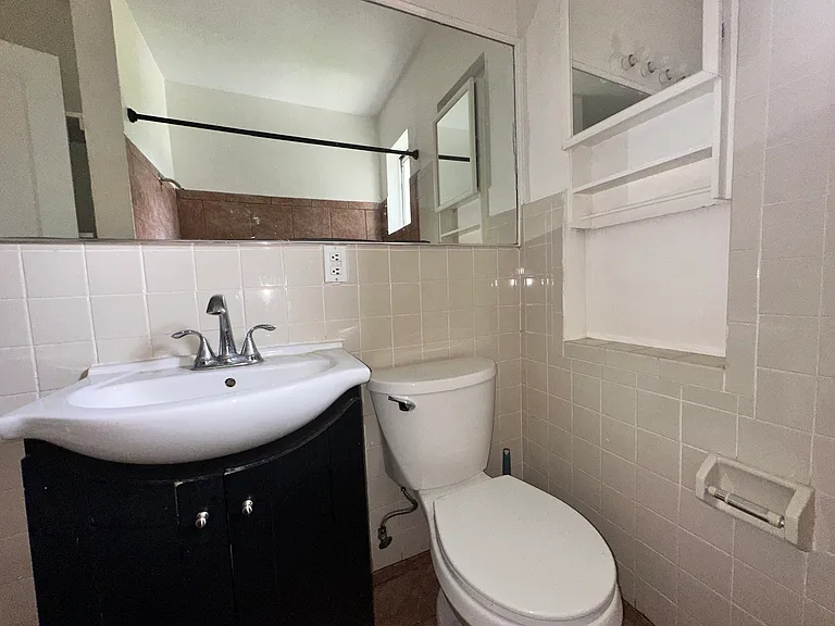5145 Burlington Ave N — Photo 13