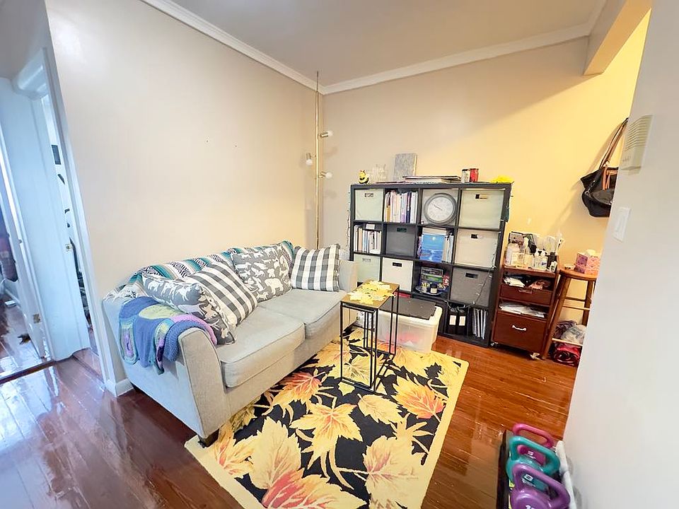2nd image of 2326 28th Ave APT 2F