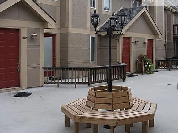 3rd image of 4318 Belleview Ave #104