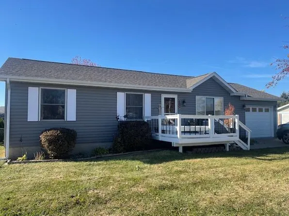 1716 Houser St, Muscatine, IA 52761