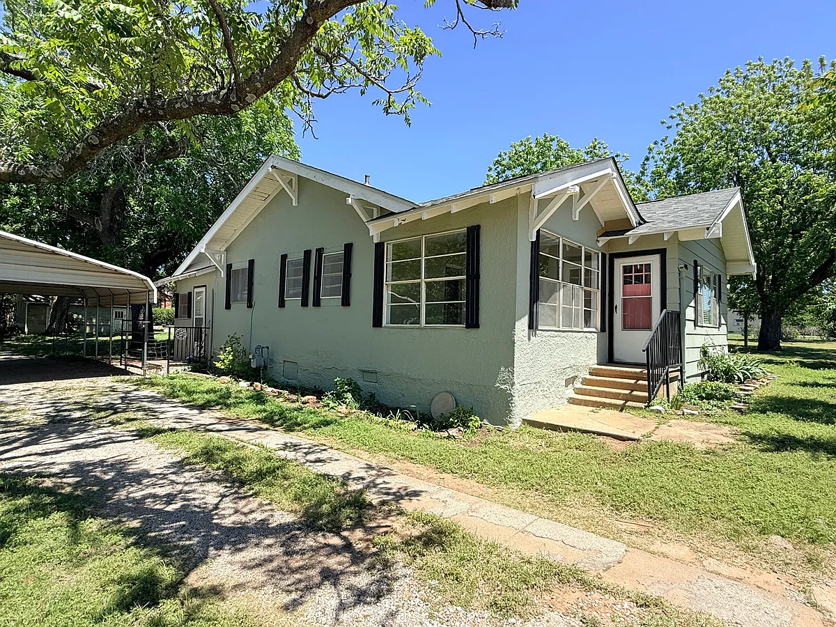 Building Photo - 1405 Fir St