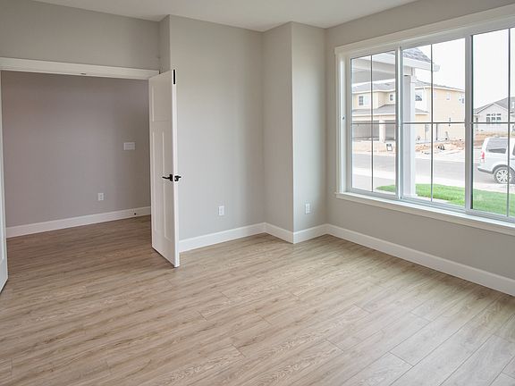 4th image of 8215 NE 168th Pl