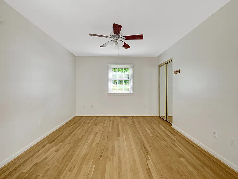 615 Kearney Ct SW — Photo 32
