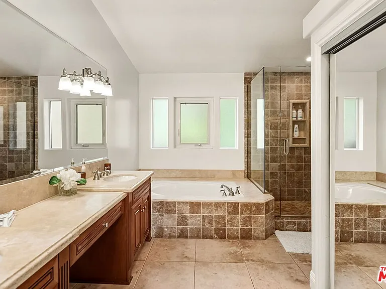 3699 Kanan Rd — Photo 9