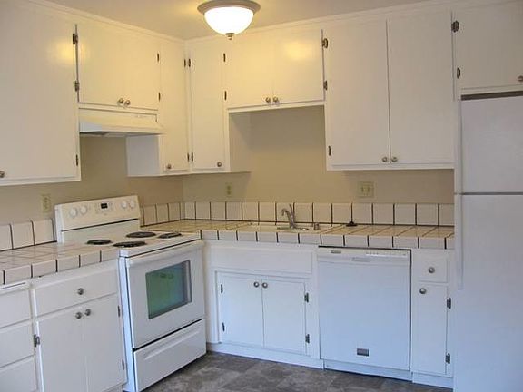 4th image of 601 Nello Dr APT 2