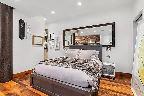 Sold by Accent Holdings, LLC | media 4