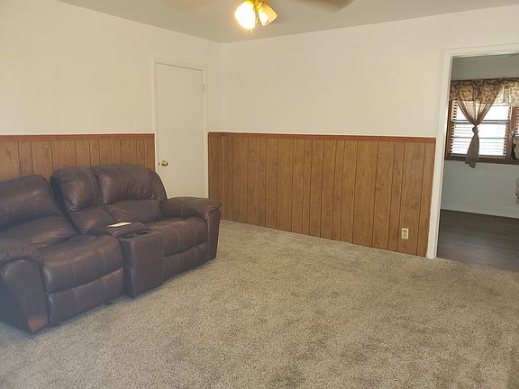 4th image of 108 W 13th St