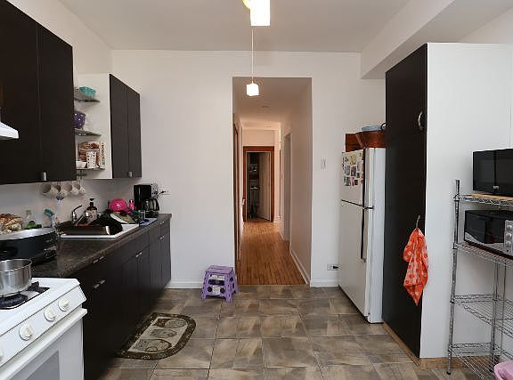 4th image of 1118 N Ashland Ave APT 3