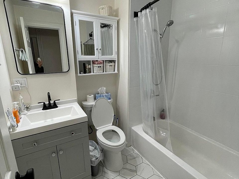 2nd image of 323 28th St #1