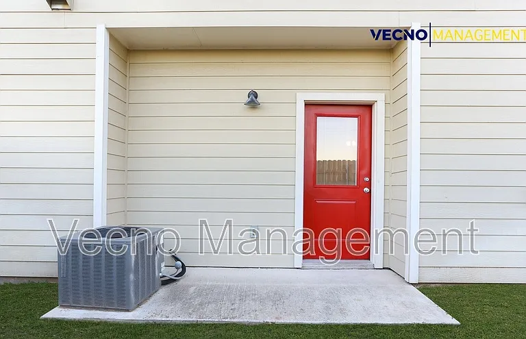 211 Circle Court Dr #211 — Photo 22