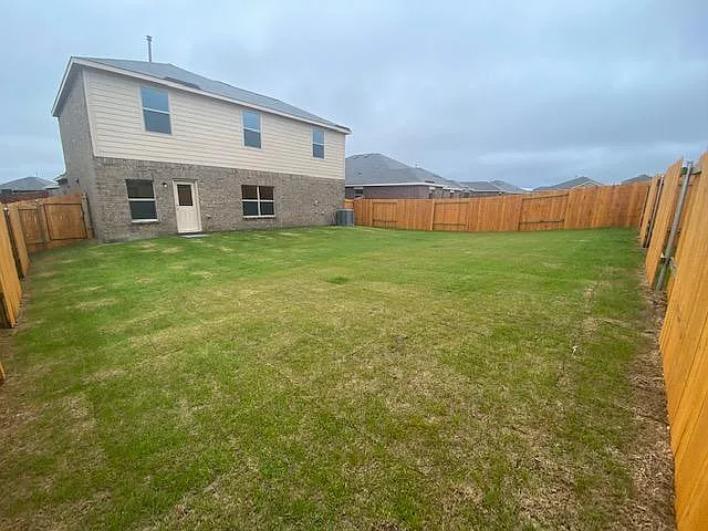 3110 Holstein Dr — Photo 6