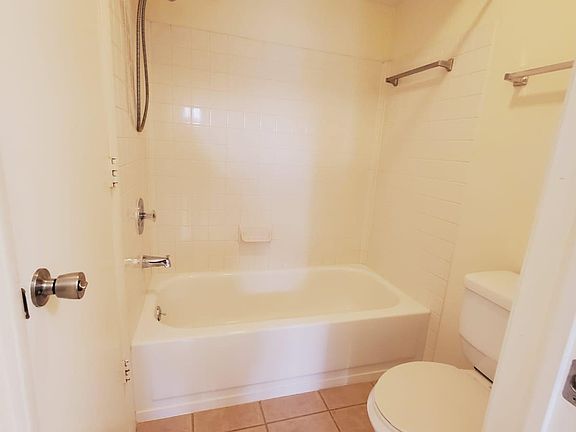 5th image of 2585 Countryside Blvd