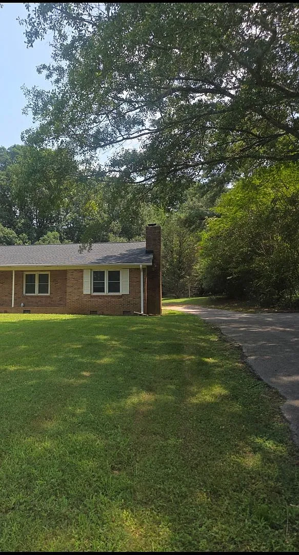 Clint Court 133 (New Owner 6.29.26) — Photo 1