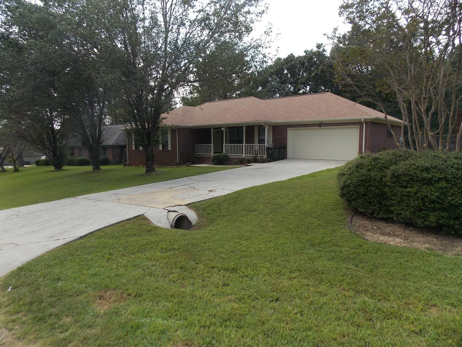 4 bed, 1950 sqft, $1,750 — Photo 2