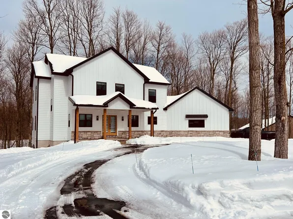 8293 Boca Vista Trl, Traverse City, MI 49684