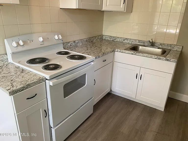 2854 Wickwire St — Photo 5