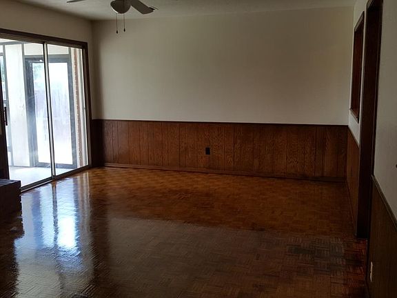 Living room / patio room