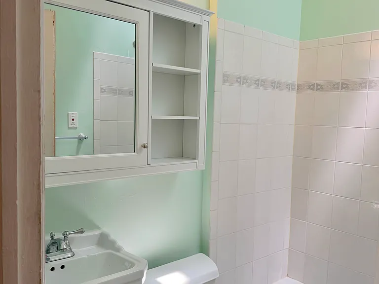 129 E Exposition Ave — Photo 8