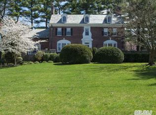 25 South Dr, Manhasset, NY 11030