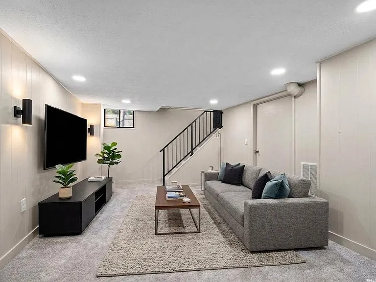 Bonus Basement Space 1