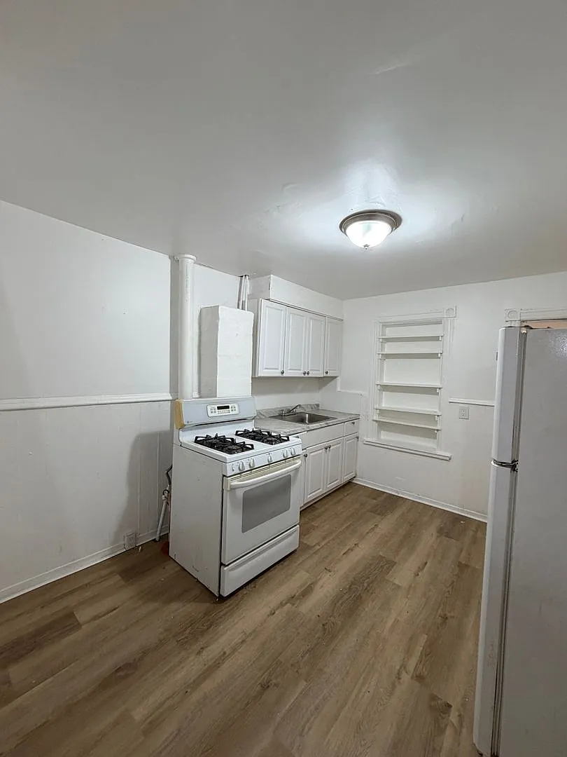 33 Hills Pl — Photo 3