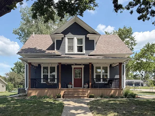 603 Arizona Ave NW, Orange City, IA 51041