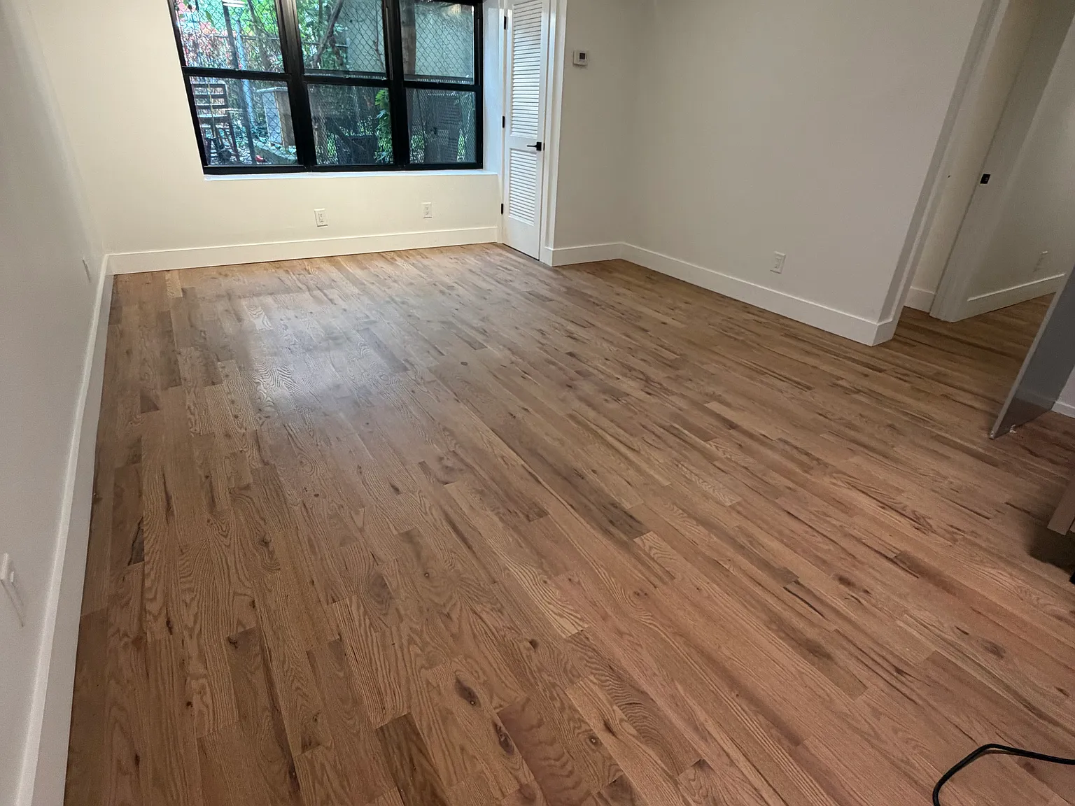 3 bed, 950 sqft, $3,100 — Photo 3