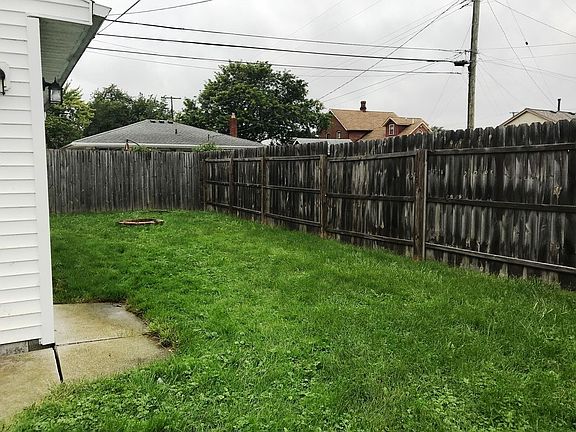 4th image of 28915 Rosemont St
