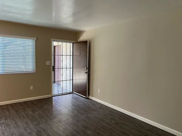 630 Junipero Ave #4 — Photo 7