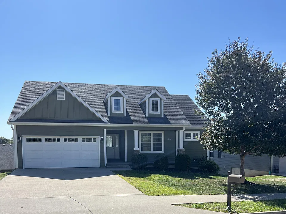 2308 Longwood Dr