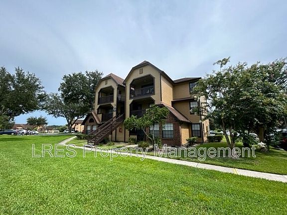 2nd image of 380 Lakepointe Dr Unit 203
