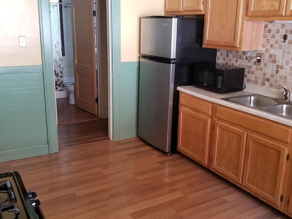 2nd image of 1931 Storrs Ave #1933