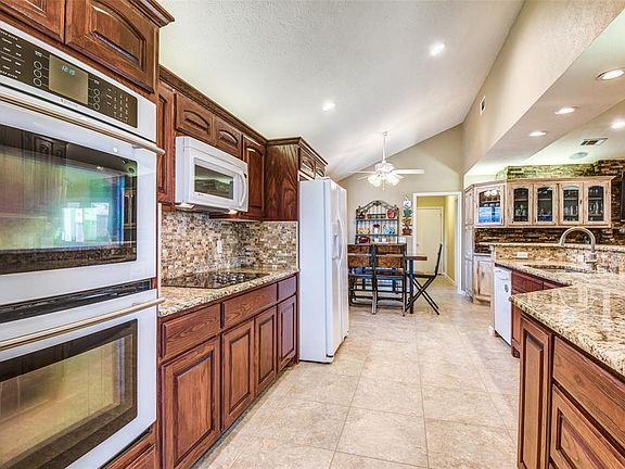 2nd image of 509 Goodwin Dr