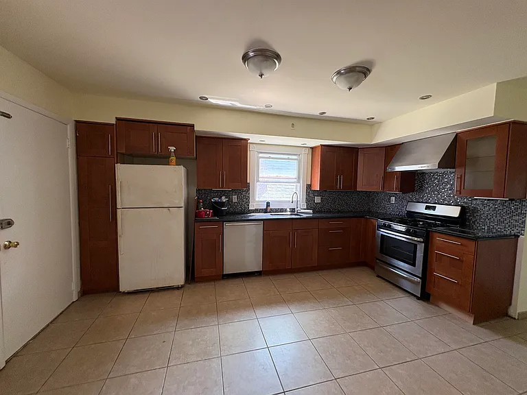3519 Kennedy Blvd — Photo 2