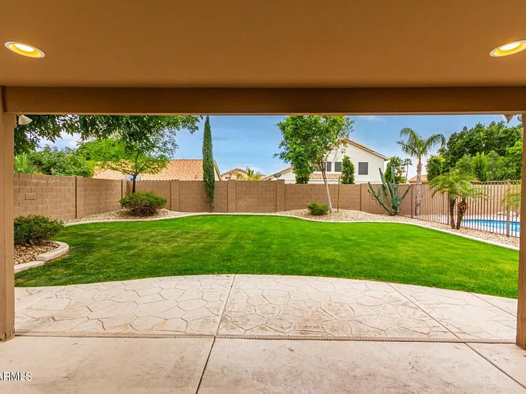 7217 W Crest Ln — Photo 33