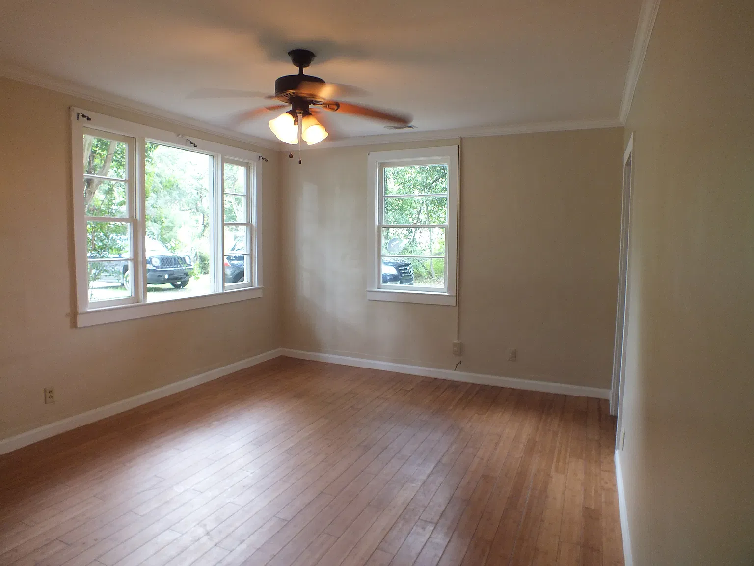 2 bed, 690 sqft, $1,565 — Photo 3