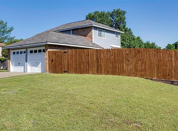 4th image of 2402 Slaton Dr