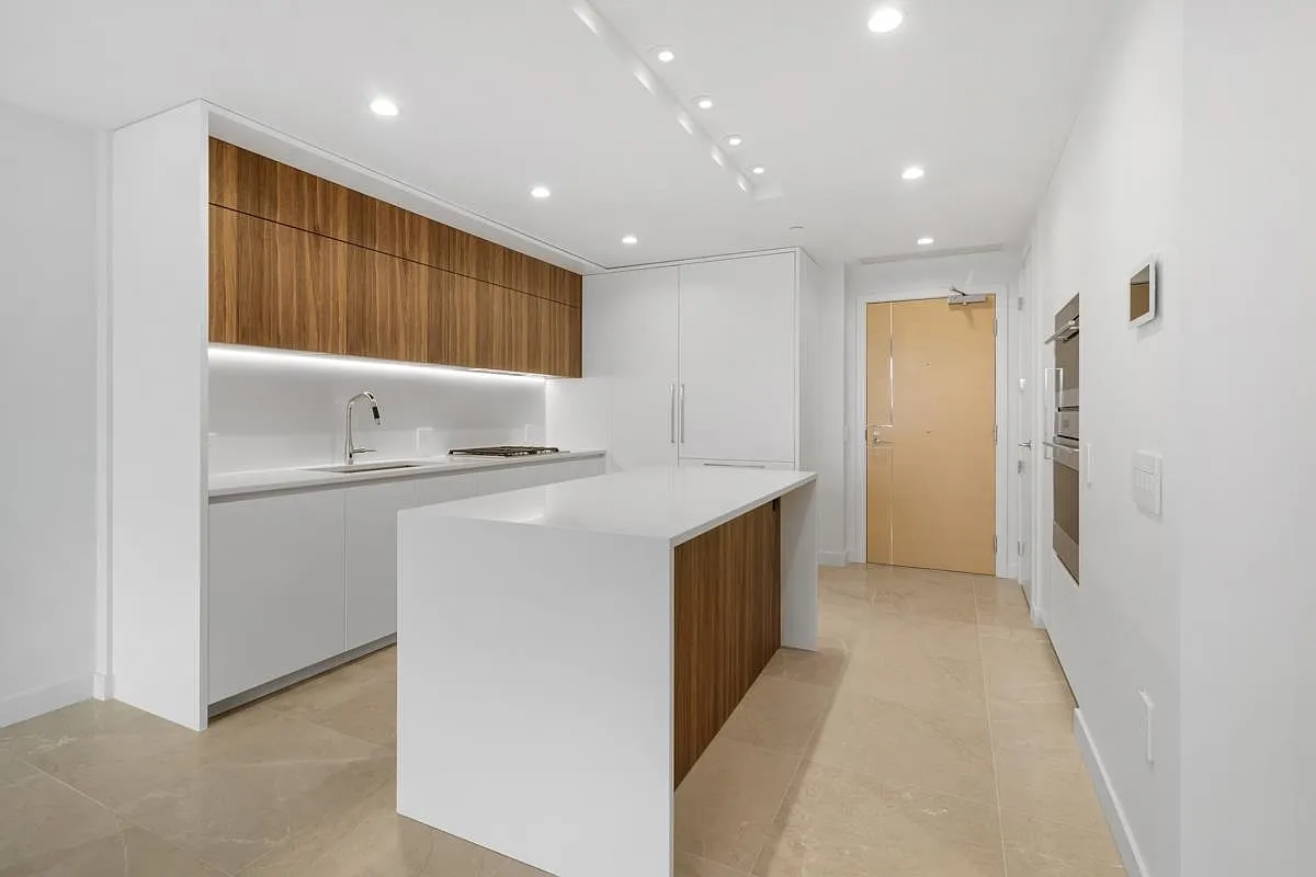 2 bed, 1001 sqft, $4,150 — Photo 4
