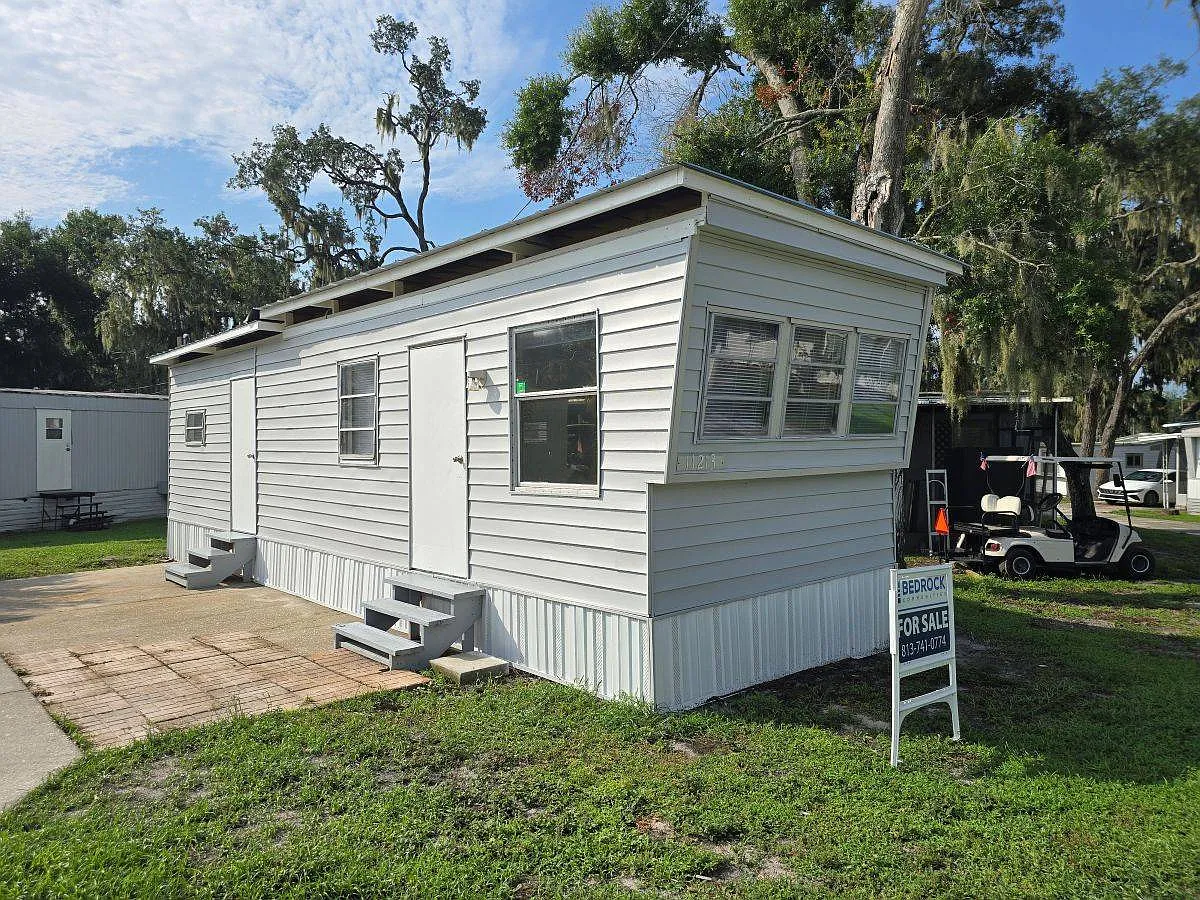 1 bed, 1.0 bath, 320 sqft, $1,275 — Photo 2