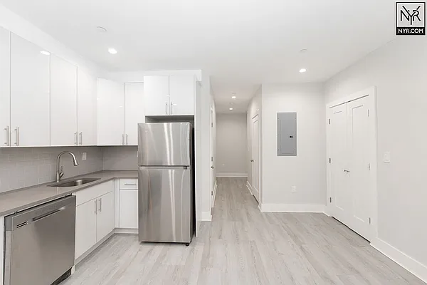 Rented by New York Residence | media 22