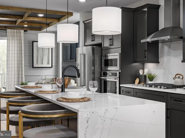 107 Glass Ln, Baltimore, MD 21230